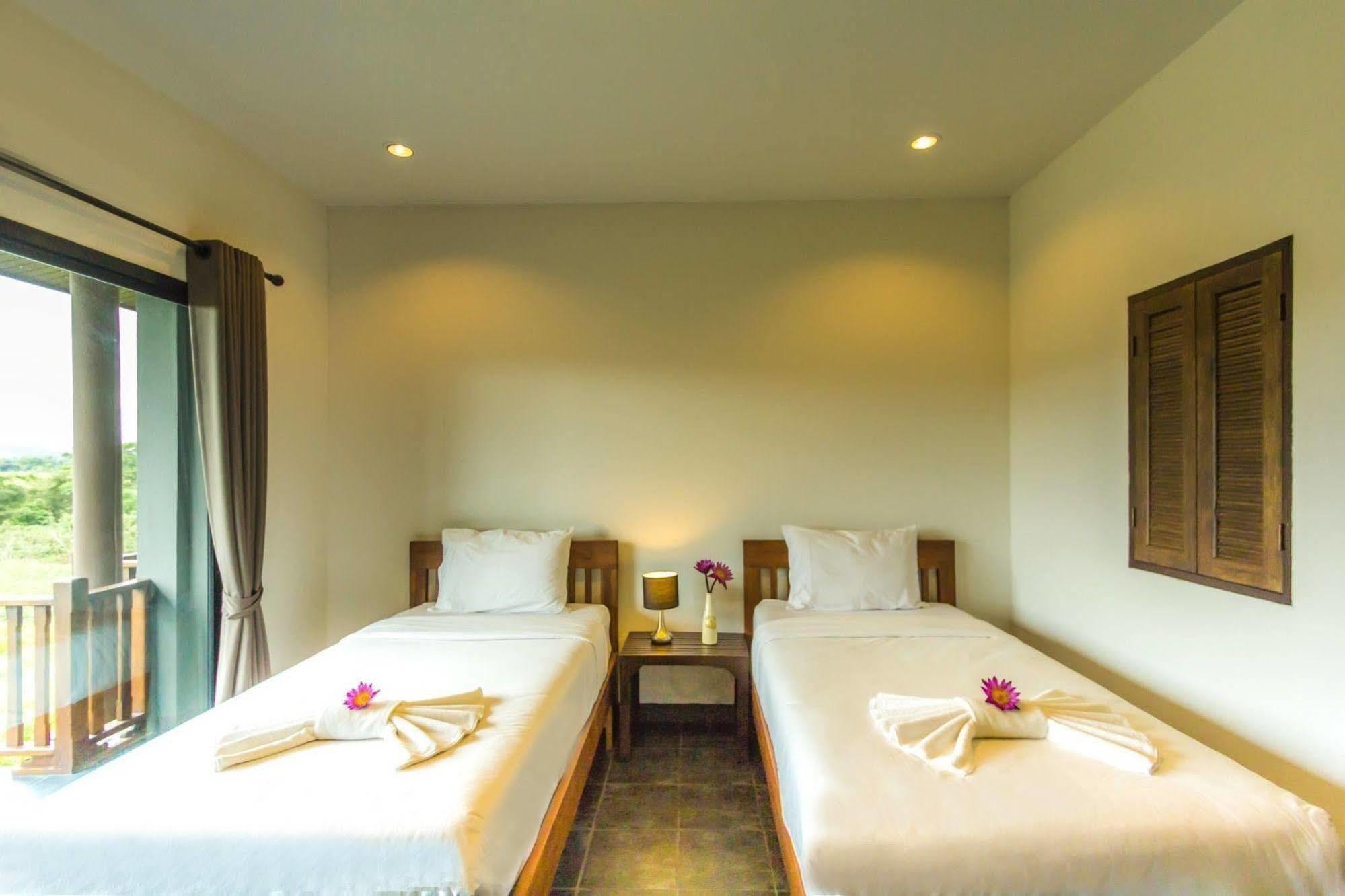 Li Baan Pailyn Resort Lamphun מראה חיצוני תמונה
