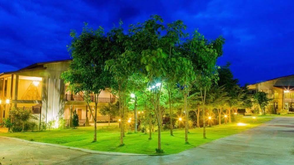 Li Baan Pailyn Resort Lamphun מראה חיצוני תמונה